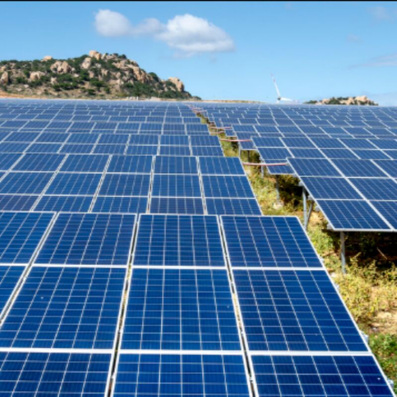 जंग प्रतिरोधी एनोडाइज्ड एल्यूमीनियम घटकों के साथ ग्राउंड सोलर माउंटिंग ब्रैकेट जिन्हें आसान असेंबली और लंबे समय तक बाहर उपयोग के लिए डिज़ाइन किया गया है